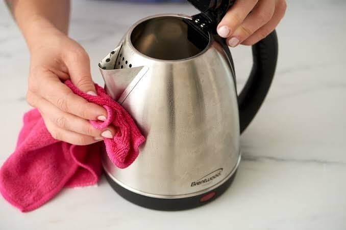 Как очистить чайник содой и другими народными средствами
