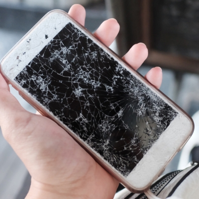 6 причин не использовать смартфон с разбитым экраном