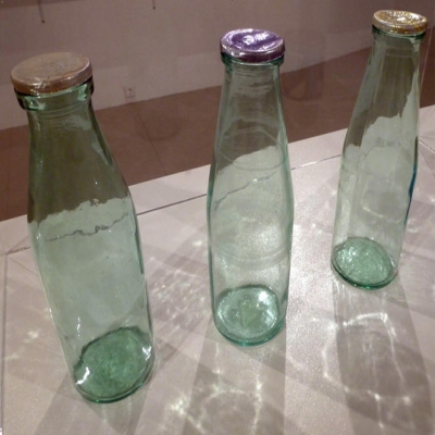 Гениальный трюк для очистки стеклянных бутылок