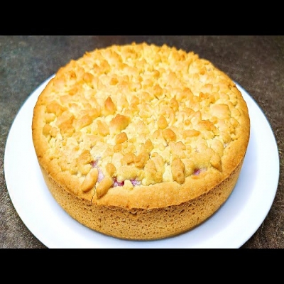 Потрясающий творожный пирог с клубникой - за копейки!
