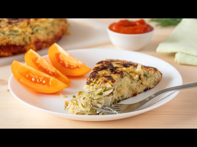 Запеканка из кабачков и картофеля на сковороде (+ сыр внутри)