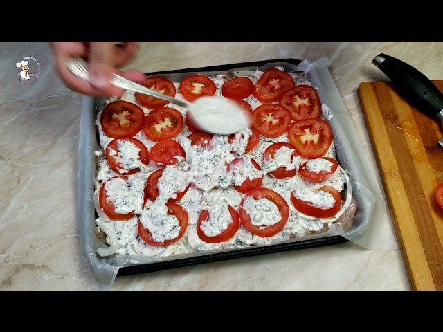 Курица по-французски! Всегда удачное решение , съедят не успеете моргнуть!