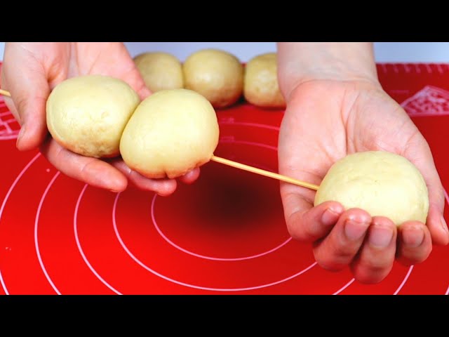 Пирожки на палочках! Ну просто расплываются во рту, ну очень и очень вкусно! Пальчики оближешь