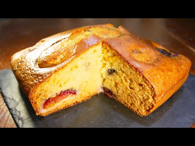 Если есть 3 яйца и стакан сметаны приготовь вкуснейший сметанный пирог со сливами! Рецепт пирога