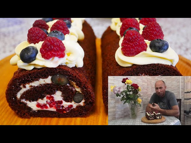 Шоколадно-медовый рулет с масляным кремом и ягодами. Быстрая выпечка к чаю