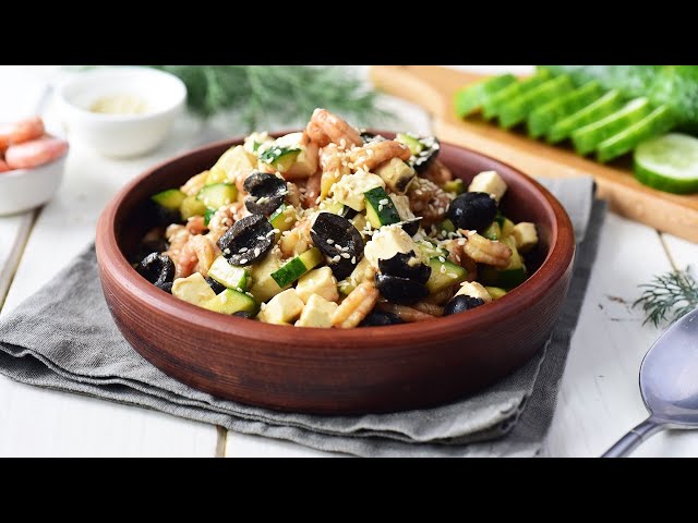 Салат с креветками и творожным сыром