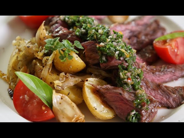 За добавкой будет очередь! Хотя, казалось бы, просто мясо и картошка  и с соусом чимичурри