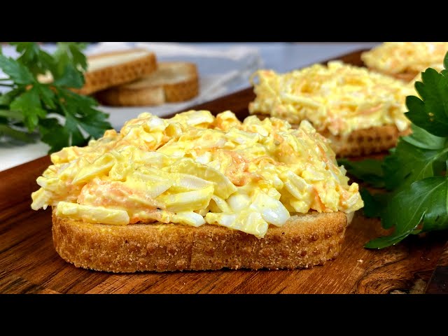 Съедается за минуту! Уж очень вкусно! Намазка на хлеб за 2 минуты. Старый копеечный рецепт