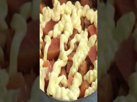 Вкуснейший и простой салат из авокадо и красной рыбы - съедается молниеносно