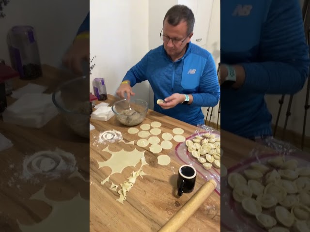 Сегодня муж на кухне, лепим пельмени от Ирина Белая