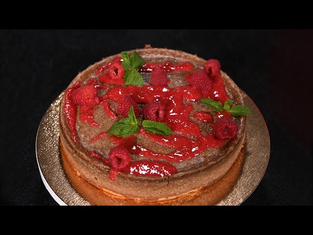 Шоколадный чизкейк. Напиток из манго, апельсина и имбиря от Кухня ТВ