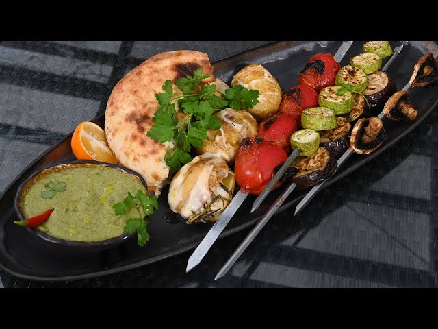 Печеный картофель с сыром и зеленью. Овощной шашлык. Хумус из белой фасоли от Кухня ТВ