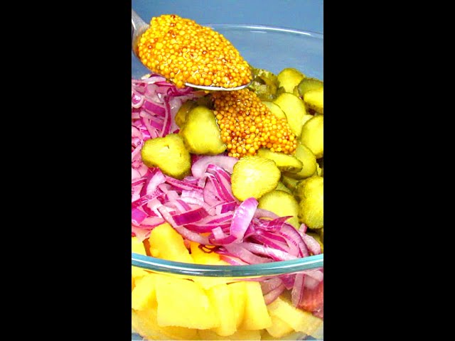 Вкусный салат с колбасой, картошкой и маринованным луком  от Вкусные идеи от Натали