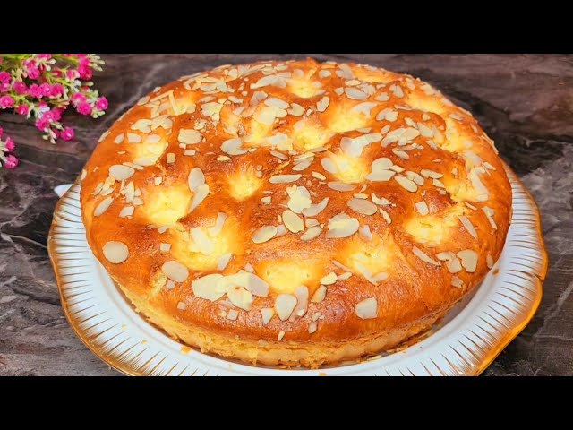 Ох какая вкуснятина! Торта не надо! Не успеваю подавать на стол! Пирог со сгущёнкой! Век живи век учись