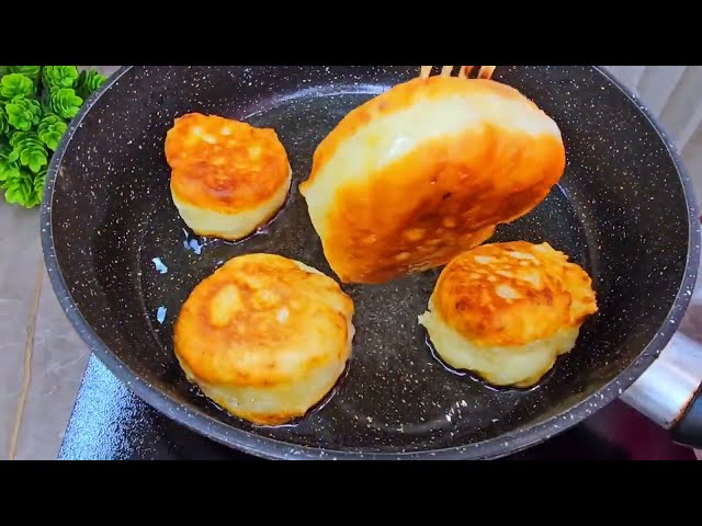 Один секрет и тесто будет словно облако. Беру стакан кефира и целая гора вкуснятины готова.