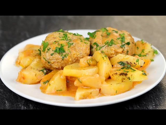 Вот как нужно готовить картофель с фаршем! Просто, но родные обожают! Супер вкусный ужин