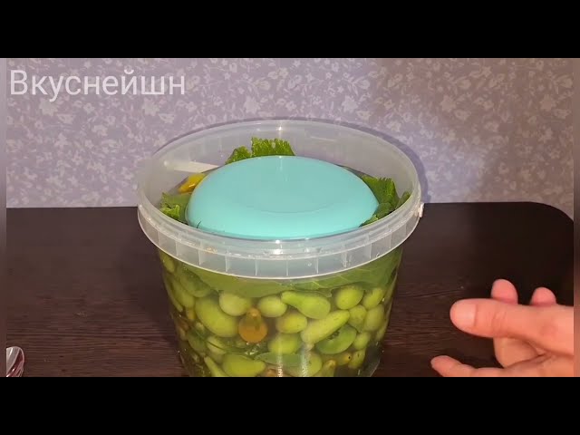 Когда остались зеленые помидоры, то готовлю ведрами их только так! Ядреные, хрустящие как бочковые!