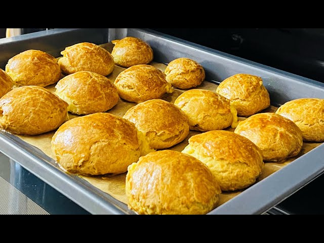 Яйцо стакан кефира и 3 стакана муки. Вкуснятина к чаю и на ужин