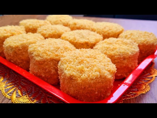 Покоряет сразу, хоть каждый день подавайте. Нереально вкусное, сочное и мягкое пирожное.