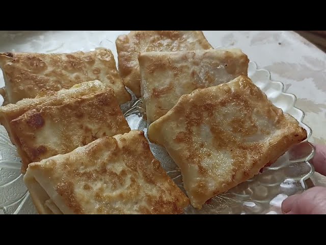 Вкусняшка из тонкого лаваша.10 минут и готово.Совсем легко готовить.