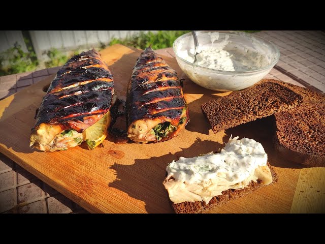 Шашлык из рыбы. Скумбрия на мангале с белым соусом.