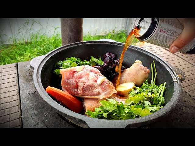 Рульки томленые в казане на костре. Любимый рецепт.