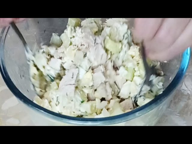 Потрясающе вкусный салат из куриной грудки. Рецепт и на праздничный стол и на каждый день