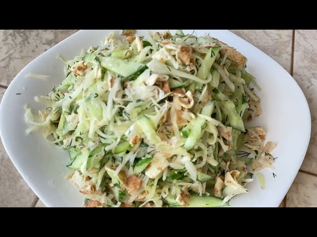 Захотелось легких и быстрых салатиков. Два вкусных салата из капусты.