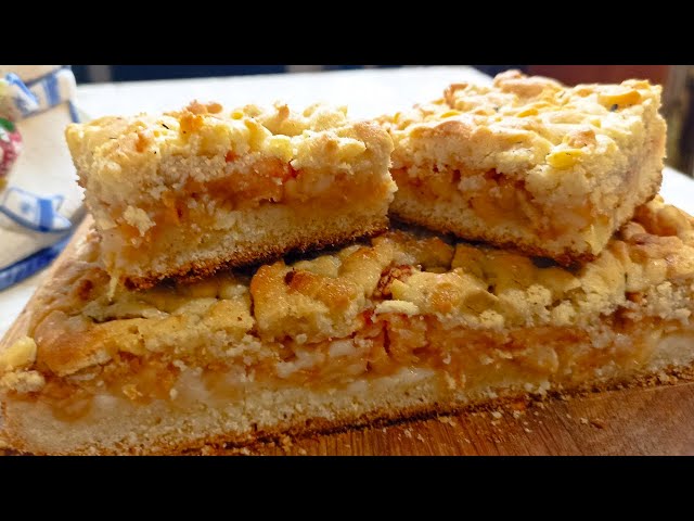 Идеальная выпечка к чаю. Очень нежный и рассыпчатый пирог. Вкус его покоряет сразу.