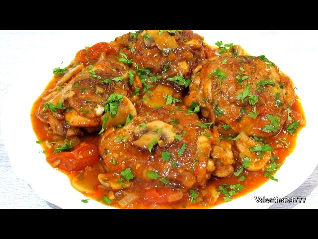 Куриные бедра на сковороде. Сочная курочка в томатном соусе. Курица рецепт.