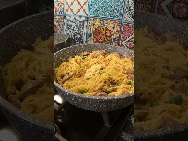 Быстрый ужин. Куриные сердечки и лапша паутинка