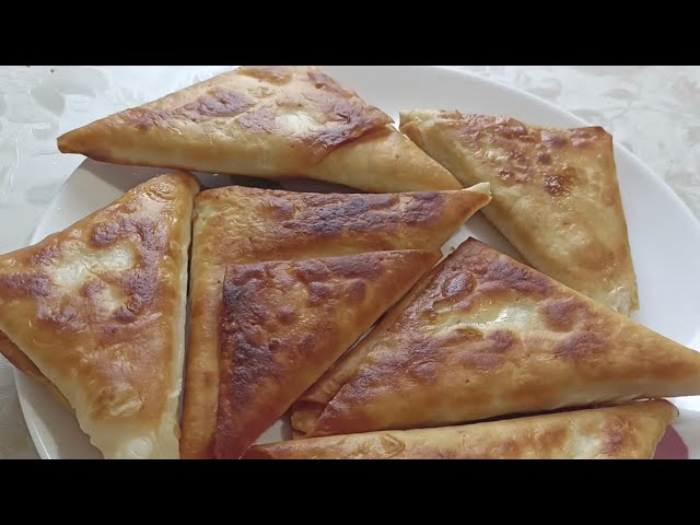 Треугольнички из лаваша. Минутный завтрак. Сразу два рецепта из лаваша. Очень вкусно, просто и недорого