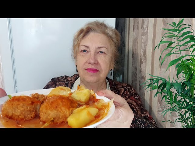 Отличный обед в духовке. Вкуснейшие тефтели в соусе. Все просто и вкусно.