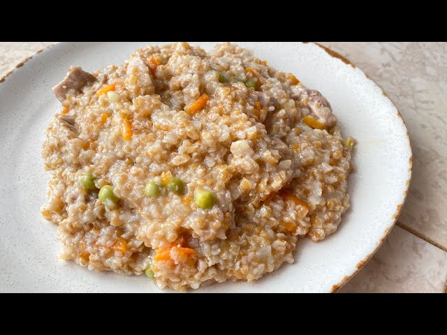 Не ожидала, что так понравится. Очень вкусная пшеничная крупа с мясом и с овощами