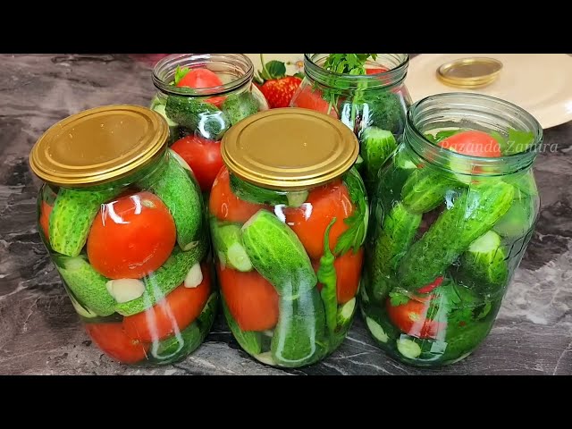 Просто заливаю кипятком. Закрываю по 50 банок! Невероятно вкусный рецепт с помидорами и огурцами