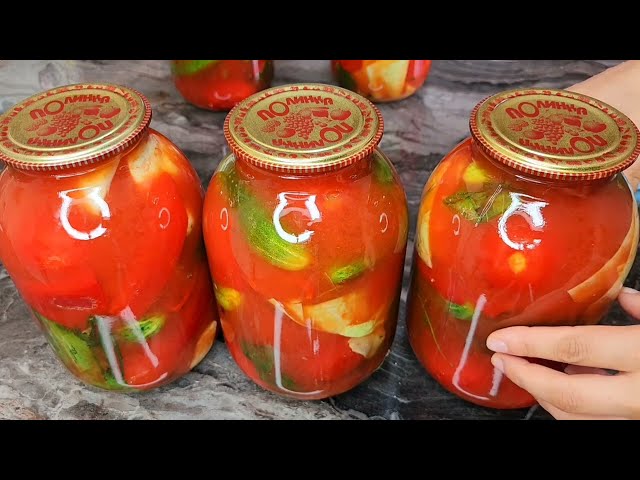 Просто заливаю кипятком. Закрываю по 50 банок! Невероятно вкусный рецепт с помидорами и огурцами