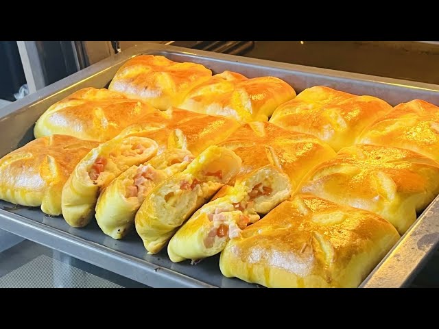 До чего же это вкусно! 1 яйцо, стакан молока и мука! Выпечка сочная, начинка как пицца! Пальчики оближешь