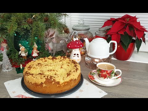 Кухен с крошкой и фруктовой начинкой внутри
