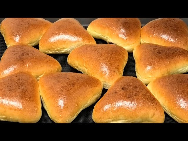 Пирожки со свежей вишней.