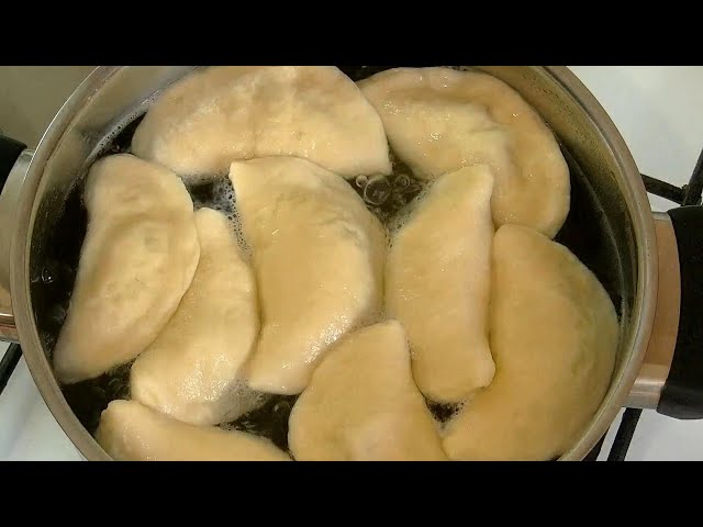Вареники с вишней и малиной, в воде и на пару