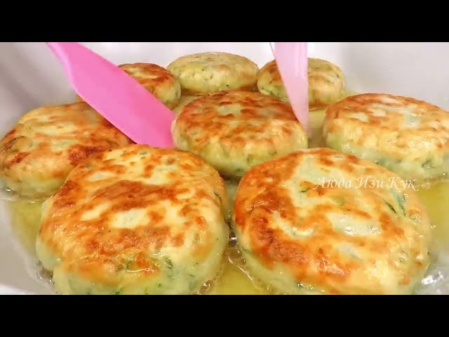 Летние сырники с кабачками очень нежные и вкусные, полезный завтрак из творога