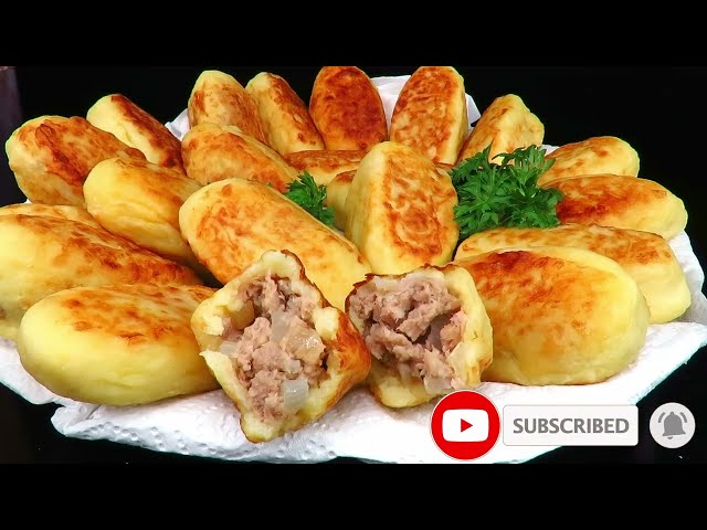 На сковороде картофельные зразы с мясом. Пирожки из картошки с мясной начинкой, обед ужин завтрак