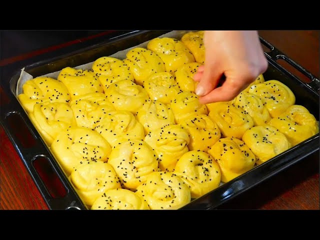 Слоеные завитушки с творогом и кунжутом. Нежные булочки для любого повода!