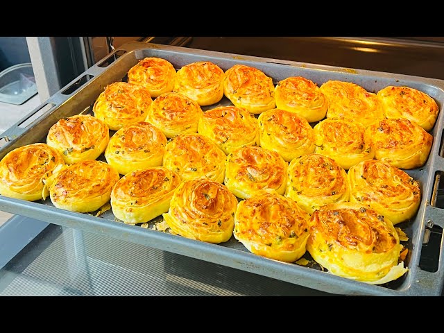 Подсела на этот рецепт уже два года. Выпечка на все случаи жизни. Как же это вкусно. Хачапури