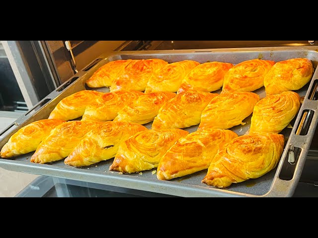 Яблочные пироги к чаю. Нереально вкусно. Такие в магазине не купить. Жаль, что я раньше так не готовила