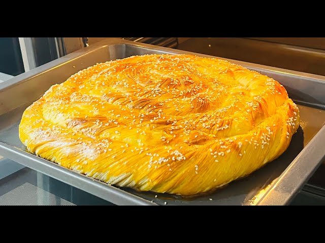 3 картошки и простое тесто из доступных продуктов. Вкусный пирог покорил и удивил семью!