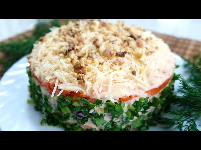 Слоеный салат подойдет и для семейного ужина и праздничного стола