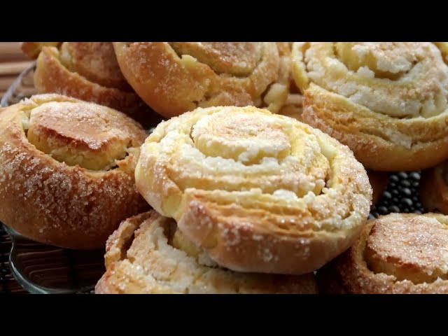 Булочки из творожного теста с творожной начинкой без дрожжей